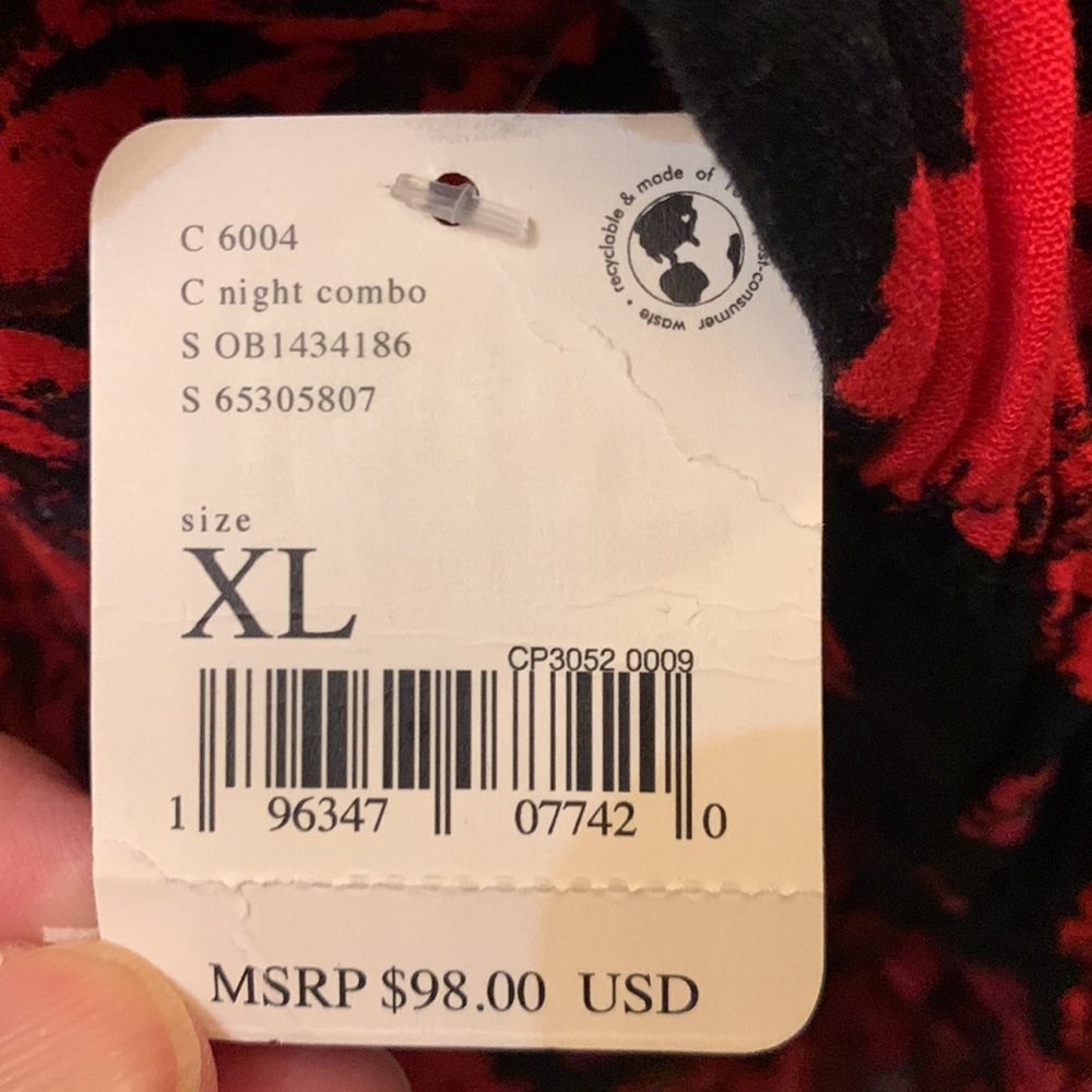 NWT “Free People” red/blk trim smocked sleeve top - Picture 7 of 7